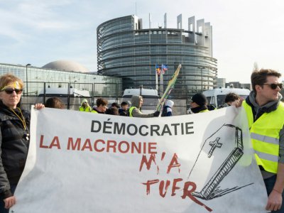 Manifestation de "gilets jaunes" devant le Parlement européen, à Strasbourg, le 23 février 2019 - PATRICK HERTZOG [AFP/Archives]