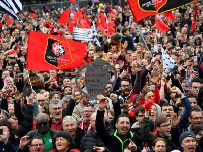 Les supporters de Rennes fêtent leur équipe dans leur ville le 28 avril 2019 - Damien MEYER [AFP]