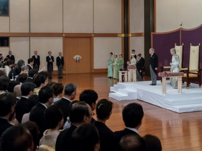Le Premier ministre japonais Shinzo Abe prononce un discours pendant la cérémonie d'abdication de l'empereur Akihito, le 30 avril 2019 à Tokyo (photo transmise par le bureau de la famille impériale) - Handout [IMPERIAL HOUSEHOLD AGENCY/AFP]