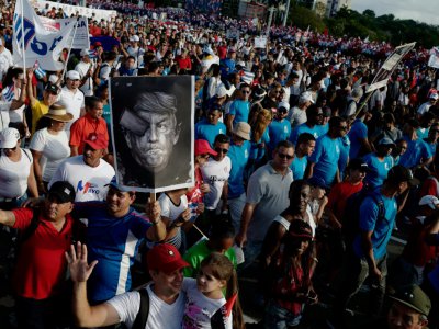 Un portrait du président américain Donald Trump lors du défilé du 1er mai 2019 à La Havane, à Cuba - ADALBERTO ROQUE [AFP]