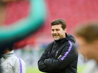 L'entraîneur de Tottenham Mauricio Pochettino dirige une séance d'entraînement, le 7 mai 2019 à Amsterdam - JOHN THYS [AFP]