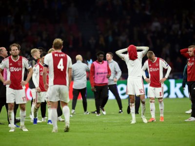 Le désespoir des joueurs de l'Ajax éliminés dans le temps additionnel par Tottenham en demi-finale retour de Ligue des champions, le 8 mai 2019 à Amsterdam - JOHN THYS [AFP]