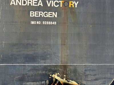 Photo transmise par les autorités émiraties montrant le Andrea Victory, un des navires victimes d'"actes de sabotage" selon Abou Dhabi, le 13 mai 2019 dans le port de Fujairah - HANDOUT [Emirati National Media Council/AFP]