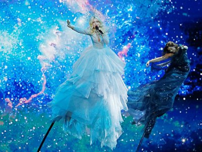 L'Australienne Kate Miller-Heidke chante "Zero Gravity" lors de la première demi-finale de l'Eurovision, le 14 mai 2019 à Tel-Aviv (Israël) - Jack GUEZ [AFP]
