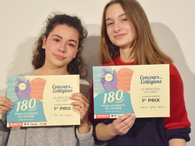 Cléo Dion-Omarjee et Bérénice Gautier-Lefebvre remportent le premier prix parmis les classes de quatrième. - Mathieu Lepeigné