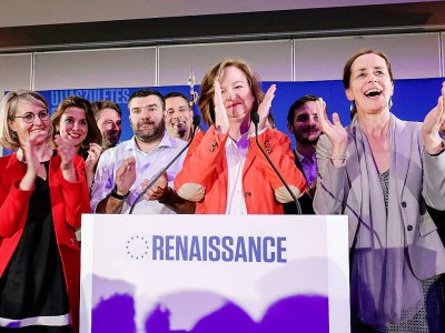Nathalie Loiseau applaudit après l'annonce des résultats aux Européennes, le 26 mai 2019 à la Mutualité à Paris - ludovic MARIN [AFP]