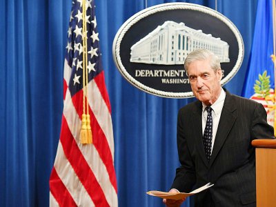 Le procureur spécial en charge de l'enquête russe, Robert Mueller, s'éloigne du pupitre après s'être exprimée pour la première fois publiquement sur l'affaire, à Washington, le 29 mai 2019 - MANDEL NGAN [AFP]