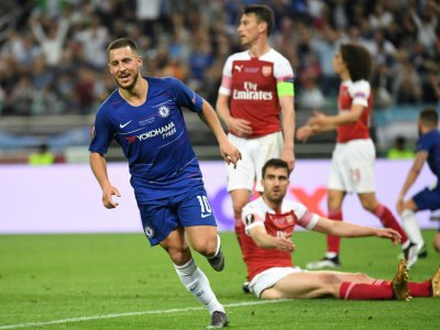 L'attaquant belge de Chelsea Eden Hazard (g) vient de marquer contre Arsenal en finale de la Ligue Europa, le 29 mai 2019 à Bakou - Kirill KUDRYAVTSEV [AFP]