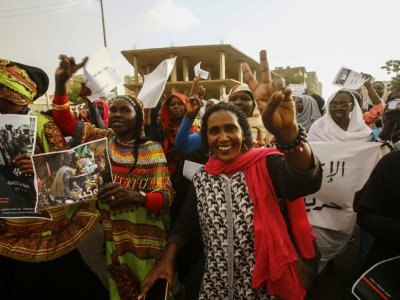 Des manifestantes soudanaises dans les rues de Khartoum, le 30 mai 2019 - ASHRAF SHAZLY [AFP]