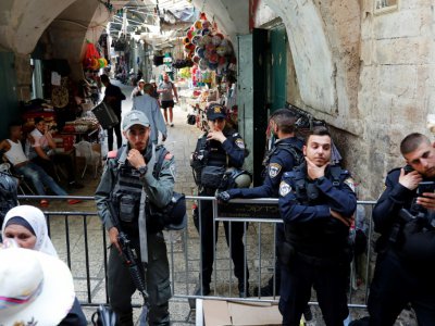 Les forces israéliennes contrôlent l'accès à la vieille ville de Jérusalem après qu'un Palestinien a blessé deux Israéliens au couteau avant d'être abattu, le 31 mai 2019 - Thomas COEX [AFP]
