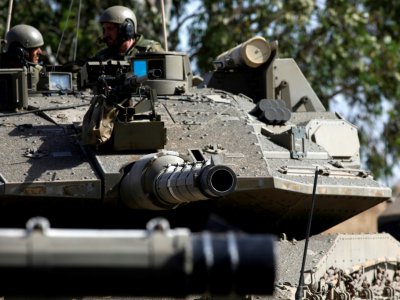 Des soldats israéliens manoeuvrent un char sur le plateau du Golan annexé par l'Etat hébreu, le 2 juin 2019 - JALAA MAREY [AFP]