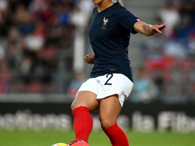 La défenseure des Bleues Eve Périsset face aux Chinoises en match amical, le 31 mai 2019 à Créteil - FRANCK FIFE [AFP/Archives]