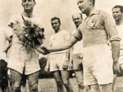 Les deux capitaines de France (à gauche) et des USA (à droite) lors du match de 1944.  - Sylvain Letouzé