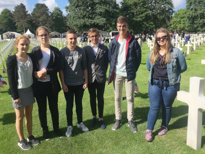 Des élèves du collège du Val d'Aure, à Isigny-sur-Mer, conscient de la chance qu'ils ont d'assister à cet événement. - Célia Caradec