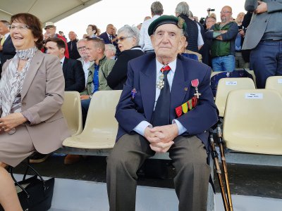 Léon Gautier, âgé de 96 ans, est l'un des trois derniers vétérans du commando Kieffer, avec Jean Morel, 96 ans également et Hubert Faure 105 ans. - Célia Caradec