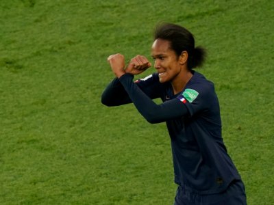 La Française Wendie Renard inscrit deux buts lors du match face à la Corée du Sud au Parc des Princes lors du Mondial le 7 juin 2019 - Kenzo TRIBOUILLARD [AFP]