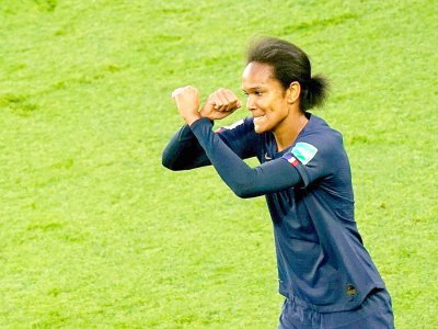 La Française Wendie Renard inscrit deux buts lors du match face à la Corée du Sud au Parc des Princes lors du Mondial le 7 juin 2019 - Kenzo TRIBOUILLARD [AFP]
