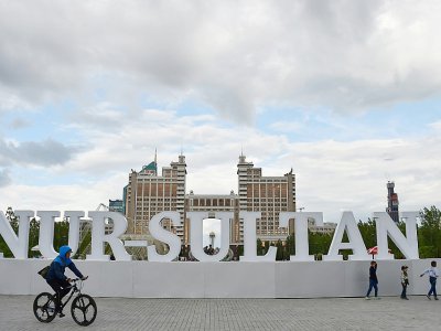 Kassym-Jomart Tokaïev a renommé la capitale kazakhe, Astana, Nur-Sultan en l'honneur de son mentor - Vyacheslav OSELEDKO [AFP/Archives]