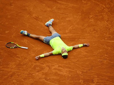 Rafael Nadal vainqueur de Dominic Thierm et roi incontesté de la terre battue de Roland-Garros, le 9 juin 2019 - CHRISTOPHE ARCHAMBAULT [AFP]