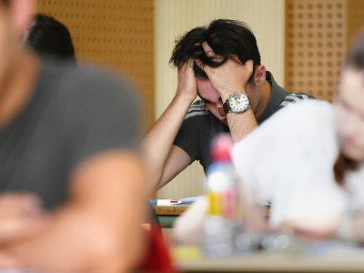 Des lycéens planchent sur l'épreuve de philosophie du baccalauréat, le 18 juin 2018 au lycée Pasteur, à Strasbourg - FREDERICK FLORIN [AFP/Archives]