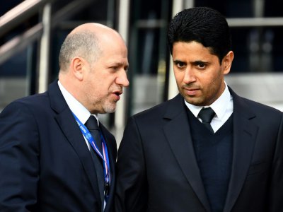 Le président du PSG Nasser Al-Khelaifi (d) et le directeur sportif du club parisien Antero Henrique lors du match de championnat contre Dijon, le 18 mai 2019 à Paris - FRANCK FIFE [AFP/Archives]