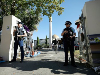 La police monte la garde devant la mosquée Al-Nour de Christchurch, le 3 mai 2019 - Sanka VIDANAGAMA [AFP/Archives]