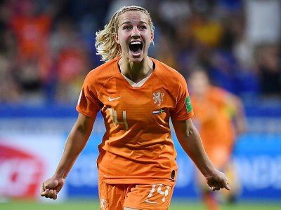 La Néerlandaise Jackie Groenen marque en prolongation l'unique but de la demi-finale du Mondial féminin contre la Suède, le 3 juillet 2019 à Décines-Charpieu - FRANCK FIFE [AFP]