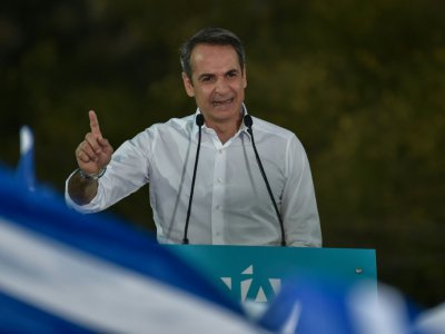 Kyriakos Mitsotakis, candidat du parti conservateur Nouvelle Démocratie, lors d'un meeting à Athènes, le 4 juillet 2019 - Louisa GOULIAMAKI [AFP]