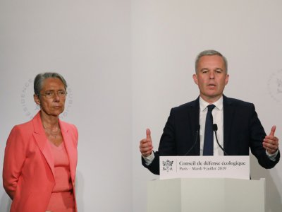 Le ministre de l'Environnement François de Rugy et la ministre des Transports Elisabeth Borne le 9 juillet 2019 à Paris - LUDOVIC MARIN [POOL/AFP]