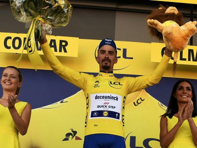 Le Français Julian Alaphilippe toujours en jaune après la 5e étape du Tour de France, le 10 juillet 2019 à Colmar - JEFF PACHOUD [AFP]