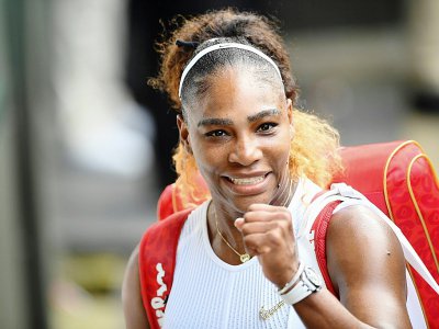 Serena Williams quitte le court central de Wimbledon après sa qualification pour la finale, 11 juillet 2019 - Daniel LEAL-OLIVAS [AFP]