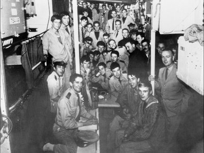 Photo d'archives montrant un équipage de La Minerve en 1965, trois ans avant la disparition du sous-marin avec 52 hommes à bord - STF [AFP/Archives]