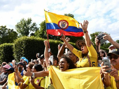 Les supporters colombiens lors du départ de la dernière étape du Tour de France à Rambouillet le 28 juillet 2019 - Anne-Christine POUJOULAT [AFP]