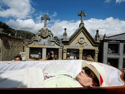 Procession célébrant Sainte-Marthe, la "sainte de la Résurrection", le 29 juillet 2019 à Santa Marta de Ribarteme, près de Nieves, dans le nord-ouest de l'Espagne - MIGUEL RIOPA [AFP]