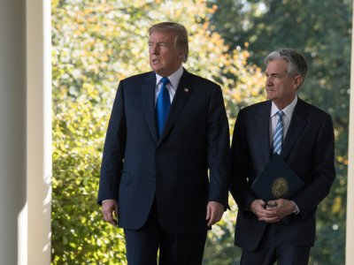 Le président américain Donald Trump et le président de la Fed Jerome Powell, le 2 novembre 2017 à la Maison Blanche à Washington - NICHOLAS KAMM [AFP/Archives]