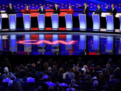 Dix candidats à l'investiture démocrate pour la présidentielle de 2020 lors d'un débat à Détroit, Michigan, le 30 juillet 2019 - Brendan Smialowski [AFP]