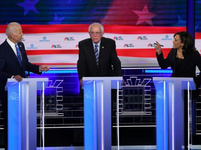 Joe Biden, Bernie Sanders et Kamala Harris lors du premier débat démocrate, fin juin 2019 à Miami - SAUL LOEB [AFP]