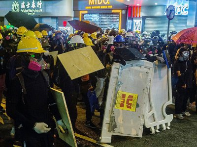 Des protestataires se massent dans le quartier de Causeway Bay, le 4 août 2019 à Hong Kong - Isaac Lawrence [AFP]