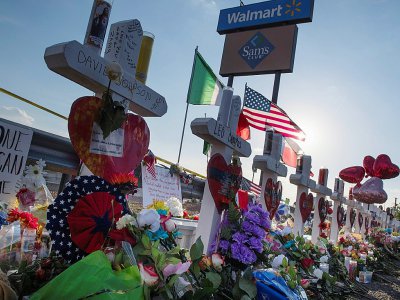 Mémorial érigé en l'honneur des 22 victimes de la fusillade d'El Paso, dans le sud des Etats-Unis - Mark RALSTON [AFP]