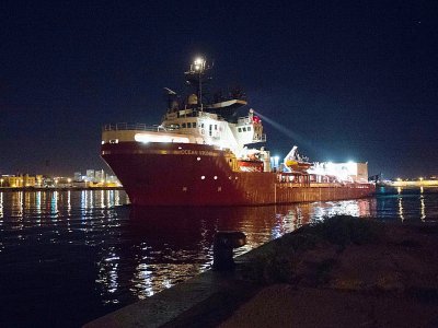 Le bateau humanitaire Ocean Viking de SOS Méditerranée et Médecins sans Frontières, à son départ de Marseille le 4 août 2019 - CLEMENT MAHOUDEAU [AFP]