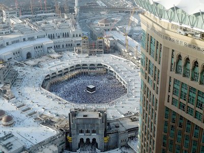 Vue de la Kaaba entourée de pèlerins à la Grande Mosquée à La Mecque, en Arabie saoudite, le 8 août 2019 - FETHI BELAID [AFP]