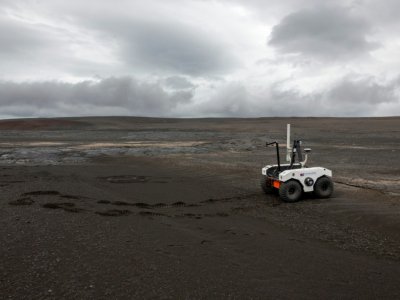 Le prototype d'astromobile de la Nasa sur le champ de lave de Lambahraun, en Islande - Halldor KOLBEINS [AFP]