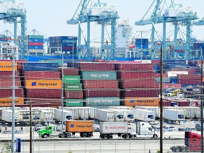 Des conteneurs en provenance de Chine au port de Long Beach, le 23 août 2019 en Californie - Frederic J. BROWN [AFP]