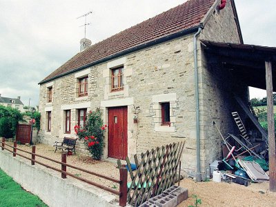 Photo de la maison de la famille Godard, prise le 11 septembre 1999 à Tilly-sur-Seulles dans le Calvados - MEHDI FEDOUACH [AFP/Archives]