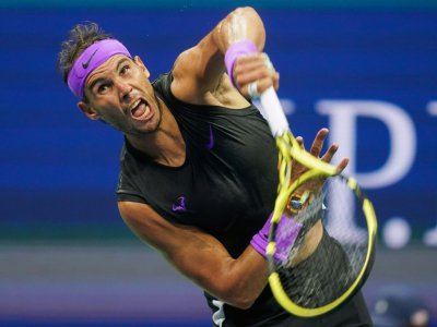Rafael Nadal sert dans son match face à Marin Cilic, en 8e de finale de l'US Open, le 2 septembre 2019 à New York. - DOMINICK REUTER [AFP]