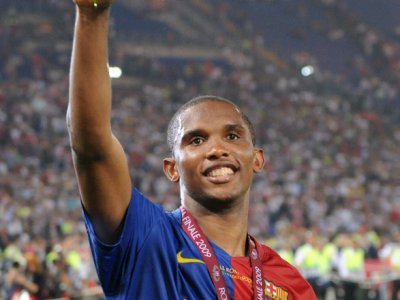 Samuel Eto'o célèbre la victoire du FC barcelone en Ligue des champions, le 27 mai 2009 à Rome - CHRISTOPHE SIMON [AFP/Archives]