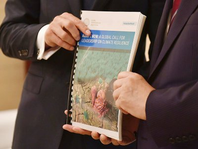 Le rapport de la "Commission globale sur l'adaptation" présenté à Pékin, le 10 septembre 2019 en Chine - GREG BAKER [AFP]