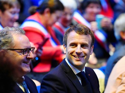 Richard Ferrand et Emmanuel Macron aux assises des maires bretons à Saint-Brieuc, le 3 avril 2019 - Damien MEYER [POOL/AFP/Archives]