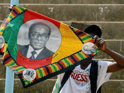 Un partisan de Mugabe pendant un hommage populaire à l'ancien président, le 13 septembre 2019 à Harare - Zinyange Auntony [AFP]