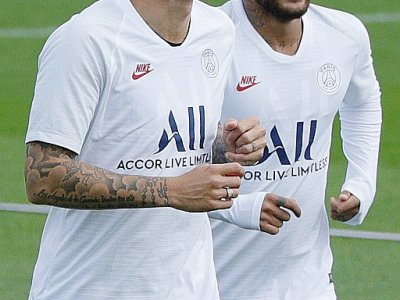 L'Argentin Mauro Icardi (g) et le Brésilien Neymar à l'entraînement à Saint-Germain-en-Laye, le 17 septembre 2019, avant le match du PSG contre le Real en C1 - GEOFFROY VAN DER HASSELT [AFP]